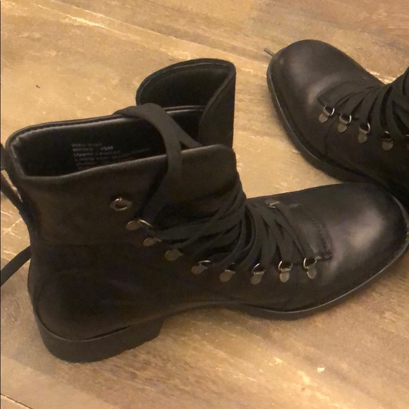 Shoes - Picture 4 of 6